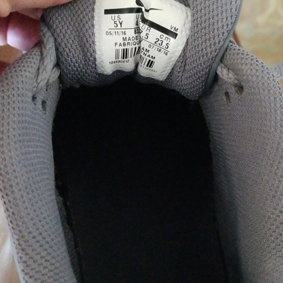 Nike Air Max 90 Kids Size 5 - Picture 5 of 5